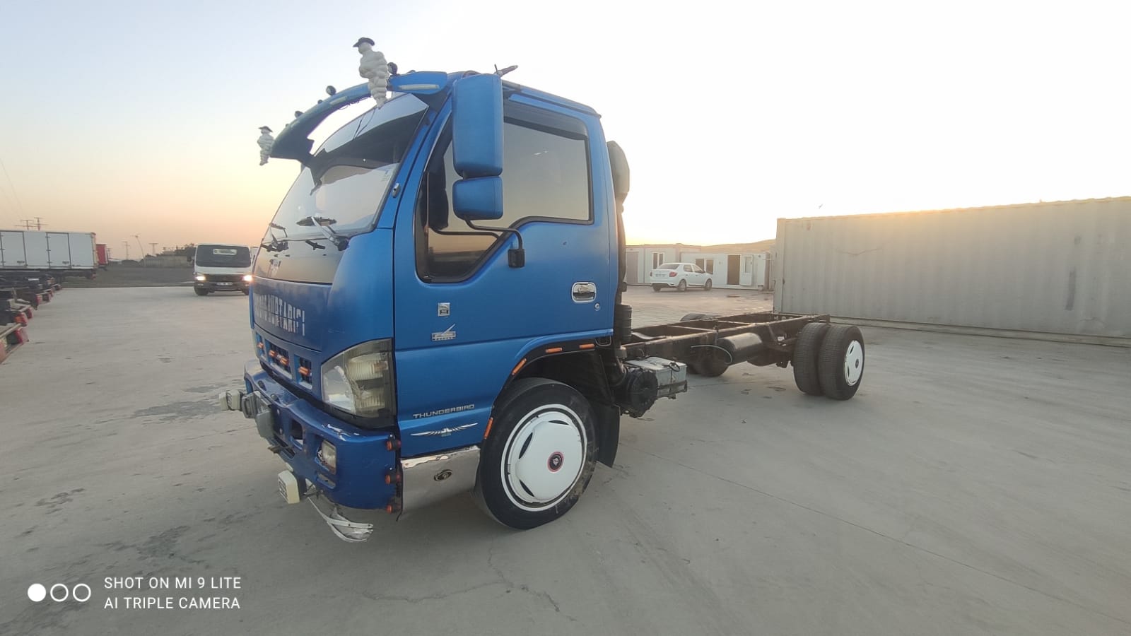 2006 model Isuzu NPR